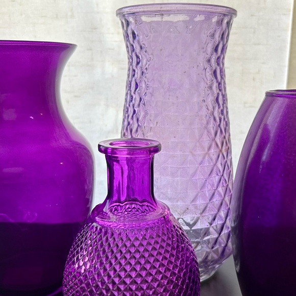 Vintage, Paula Lavender purple, textured vase. 9” - Picture 5 of 14